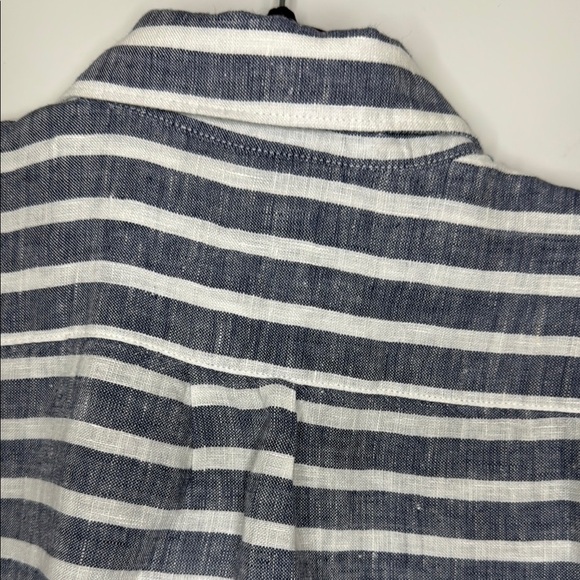 J.Crew M SIZE Men's Striped grey and White Shirt
💯% Linen - Picture 4 of 9